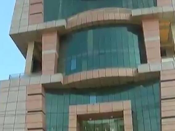 રાજકોટ જિલ્લા બેંકના 14 કર્મચારીઓને કોરોના પોઝિટીવ, જુઓ વીડિયો