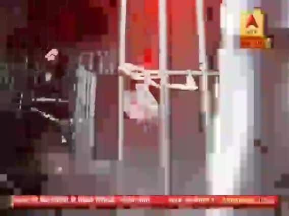 Bihar: Snake bites a person performing act | Sansani