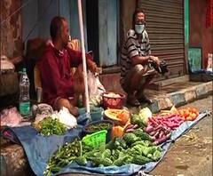 লকডাউনে বিভিন্ন জায়গায় খোলা বাজার, নিখোঁজ নিট পরীক্ষার্থীর দেহ মিলল গঙ্গায়, খবর 'এক ঝলকে' 