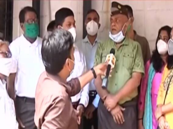 Mumbai Police के अधिकारी पहुंचे पूर्व नौसैनिक Madan Sharma के घर