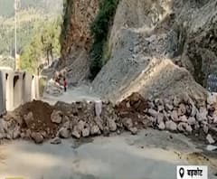 यमुनोत्री हाइवे पर गिरा मलबा, आवाजाही में दिक्कत झेल रहे लोग| Poorab Paschim| ABP Ganga