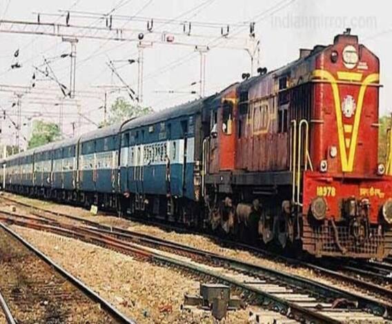 এবার কি ঘুরপথে বাড়তে চলেছে ভাড়া? কী পরিকল্পনা রেলের? 