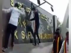 Hindi Diwas: जहां बेंगलुरु में हिंदी के लिए गुस्सा दिखा, वहीं Israel में हिंदी गीतों के लिए प्यार