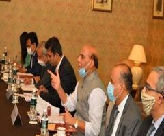 জবাব দিতে তৈরি ভারত! সীমান্ত সংঘাতের আবহে লাদাখে গিয়ে চিনকে বার্তা সেনা প্রধানের