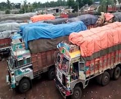 Onion Export Ban | निर्यातबंदीमुळे बांगलादेश, नेपाळ सीमेवर कांद्याचे 500 ट्रक अडकले