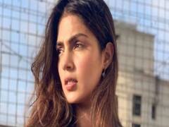 NCB से पूछताछ के दौरान Rhea Chakraborty अपने भाई को देख हुई भावुक