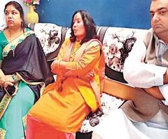 राज्यमंत्री साध्वी की जान को खतरा,अज्ञात बदमाशों ने किया गाड़ी पर हमला