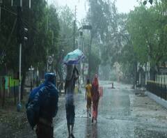 আগামী ২-৩ ঘণ্টার মধ্যেই কলকাতার বিভিন্ন অংশে বৃষ্টির পূর্বাভাস 