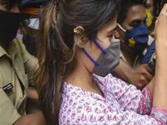 Rhea Chakraborty को कल सुबह 10.30 बजे NCB ऑफिस बुलाया गया; 4 चक्रव्यूह में फंसीं रिया ! 