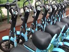 बसों की भीड़भाड़ से बचने के लिए Mumbai में शुरू हुई बैटरी से चलने वाली Rental Bike सुविधा