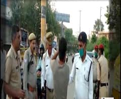 ट्रैफिक पुलिसकर्मी की लापरवाही की वीडियो वायरल। Mathura News