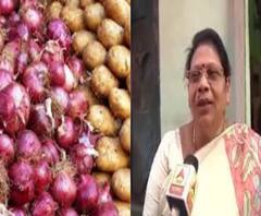 অত্যাবশ্যকীয় পণ্য-তালিকায় কাটছাঁট: ‘সাধারণ মানুষকে বঞ্চিত করেছে মোদি সরকার’, কটাক্ষ তৃণমূল নেত্রী মালা রায়ের 