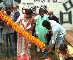 করোনা আবহে মাতৃবন্দনার প্রস্তুতি, রবিবার হল জগৎ মুখার্জি পার্কের খুঁটি পুজো, ছিলেন শশী পাঁজা