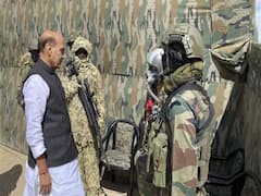 China hints at solving disputes with India 