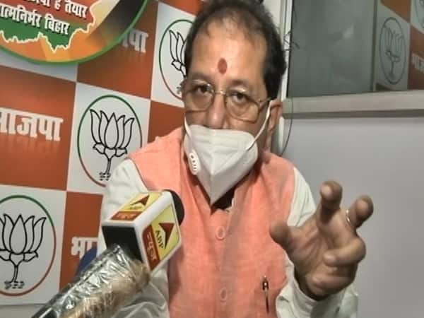 Bihar: श्रम मंत्री विजय सिन्हा बोले- 'घिसा पिटा लालटेन बुझने का कगार पर, इंडिया डिजिटल हो चुका है'