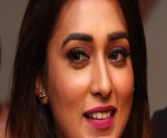 'আমাকে চোখ মেরেছে, নোংরা অঙ্গভঙ্গি করেছে', ট্যাক্সি চালকের বিরুদ্ধে অভিযোগ মিমির