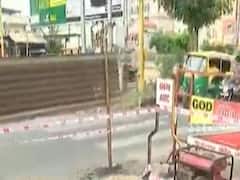 અમદાવાદ: આનંદનગર ચાર રસ્તા પાસે ટ્રાફિક સિગ્નલની વચ્ચે જ રોડ બેસી ગયો, જુઓ વીડિયો