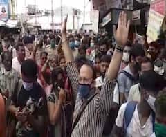 Lockdown | Mumbai Local | लोकल सुरु करण्यासाठी विरार रेल्वे स्थानकात आंदोलन