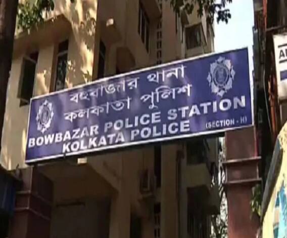 ৭টায় বাংলা(২): রূপান্তরকামী ও তাঁর দুই সঙ্গীর 'শ্লীলতাহানি', ধৃত ওসি, অত্যাবশ্যকীয় পণ্যের তালিকায় কাটছাঁট, সঙ্গে অন্য খবর