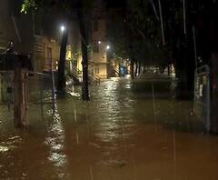 Mumbai Rain Update | मुंबईसह उपनगरांत काल रात्रीपासून मुसळधार पाऊस; सखल भागात पाणी साचलं