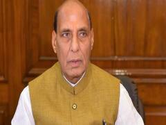 रक्षा मंत्री Rajnath Singh ने Pranab Mukherjee को उनके निवास पहुंच कर श्रद्धांजलि दी 