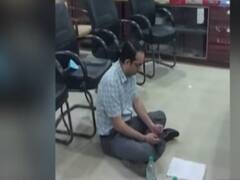 DM निवास पर धरना देने के लिए Pratapgarh के SDM को Suspend किया गया 