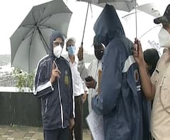 Mumbai Rain | मुंबई पालिका आयुक्त इक्बाल चहल पाहणीसाठी वरळी सीफेसवर