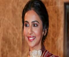 ড্রাগ-তদন্তে এনসিবির দফতরে চলছে রকুলপ্রীত, করিশ্মাদের জিজ্ঞাসাবাদ