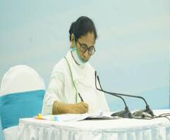 ৭টায় বাংলা(১): পুরোহিতদের ভাতা ঘোষণা মমতার, কটাক্ষ বিরোধীদের, সঙ্গে অন্য খবর 