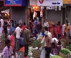 Mumbai Dadar Market | दादरच्या भाजी मार्केटमध्ये गर्दी; ग्राहक, व्यापाऱ्यांकडून मास्कचाही वापर नाही