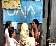 Unnao में SP ऑफिस के पास महिलाओं ने युवक को खूब पीटा | Ganga Prime | ABP Ganga