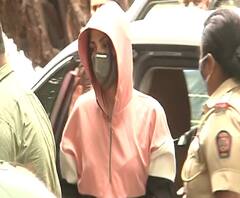 SSR Suicide Case | रिया चक्रवर्ती चौकशीसाठी एनसीबी कार्यालयात दाखल