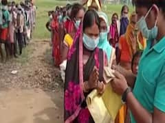 Bihar: बौद्ध भिक्षू का सेवा-भाव, ग्रामीणों के लिए लगवाया हैंडपंप, CM के दावे की खुली पोल