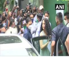 মুম্বইয়ের পালি হিলসে নিজের প্রযোজনা সংস্থার ভাঙা অফিস দেখতে গেলেন কঙ্গনা, দেখুন সেই ছবি 