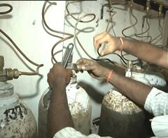 अस्पताल में दम घुटता है...!