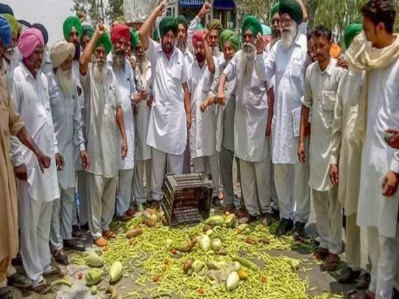 Harsimrat Kaur resigns from Cabinet | Master Stroke Full