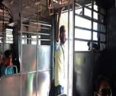 পুজোর আগেই কি গড়াবে লোকাল ট্রেনের চাকা? সেক্ষেত্রে মানতে হবে কোন কোন নিয়ম? দেখে নিন