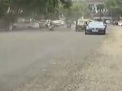 અમદાવાદના નવરંગપુરા વિસ્તારના રોડ અતિ બિસ્માર હાલતમાં, ભ્રષ્ટાચારના કારણે રોડ તૂટ્યાનો સ્થાનિકોનો આરોપ