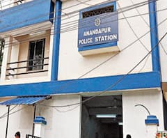 আনন্দপুর-কাণ্ডে নয়া তথ্য! 'অভিযুক্ত বিবাহিত, স্ত্রী’র ওপরও চালাতেন অত্যাচার',নির্যাতিতার ফ্ল্যাটে যাতায়াতও ছিল, দাবি প্রতিবেশীদের 