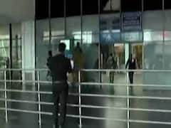 અમદાવાદ એરપોર્ટ પર મુસાફરોની અવરજવરમાં સાત ગણો ઘટાડો, જુઓ વીડિયો