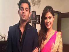 Mumbai में Rhea Chakraborty के घर पर NCB कर रही है छापेमारी | ABP Exclusive