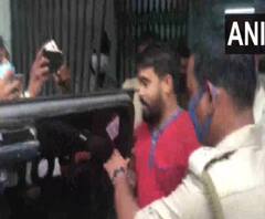 আসানসোল পুরসভা সাইবোর্ড বিতর্ক: সোশাল মিডিয়ায় পোস্টের জন্য গ্রেফতার বিজেপি নেতা, প্রতিবাদ-বিক্ষোভ গেরুয়া শিবিরের