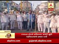 ભાવનગરઃ રખડતા ઢોરને લઇ શહેર કોગ્રેસનો કાર્યક્રમ, ઢોરને કમિશનર કચેરી સુધી પહોંચાડવાનો કર્યો પ્રયાસ