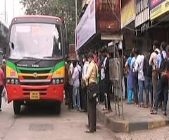 Unlock 5.0 | बेस्ट, एसटी बसमधून गर्दीतून प्रवास,सोशल डिस्टन्सिंगचा फज्जा; मग लोकलमधून प्रवास का नको?