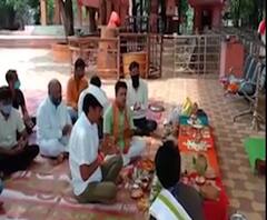 Jalgaon | सत्ताधारी आमदार चंद्रकांत पाटील यांच्याकडून मंदिर उघडून पूजा; घटनेचा व्हिडीओ व्हायरल 
