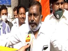 Delhi: सैलरी न मिलने को लेकर Hindu Rao Hospital के कर्मचारी हड़ताल पर