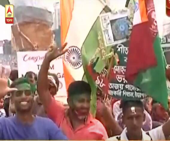 অবশেষে সবুজ-মেরুনের হাতে আইলিগ, ট্রফি হাতে পেয়ে শহরজুড়ে রোড শো মোহনবাগানের