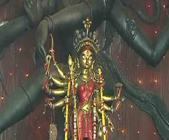 শারদ আনন্দ ২০২০: চারপাশে বিসর্জনের সুর, চেতলা অগ্রণীতে শুরু মাকে বরণের পালা