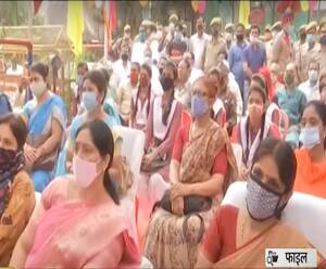 CM Yogi के Mission Shakti में लापरवाही, Noida, Balrampur जैसे कई जिले फिसड्डी | Mudde Ki Baat