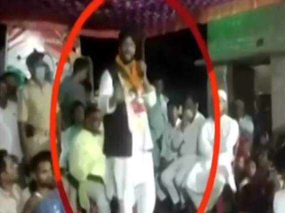 Bihar Election 2020 : बिहार के दरभंगा में महागठबंधन की रैली के वक्त गिरा मंच